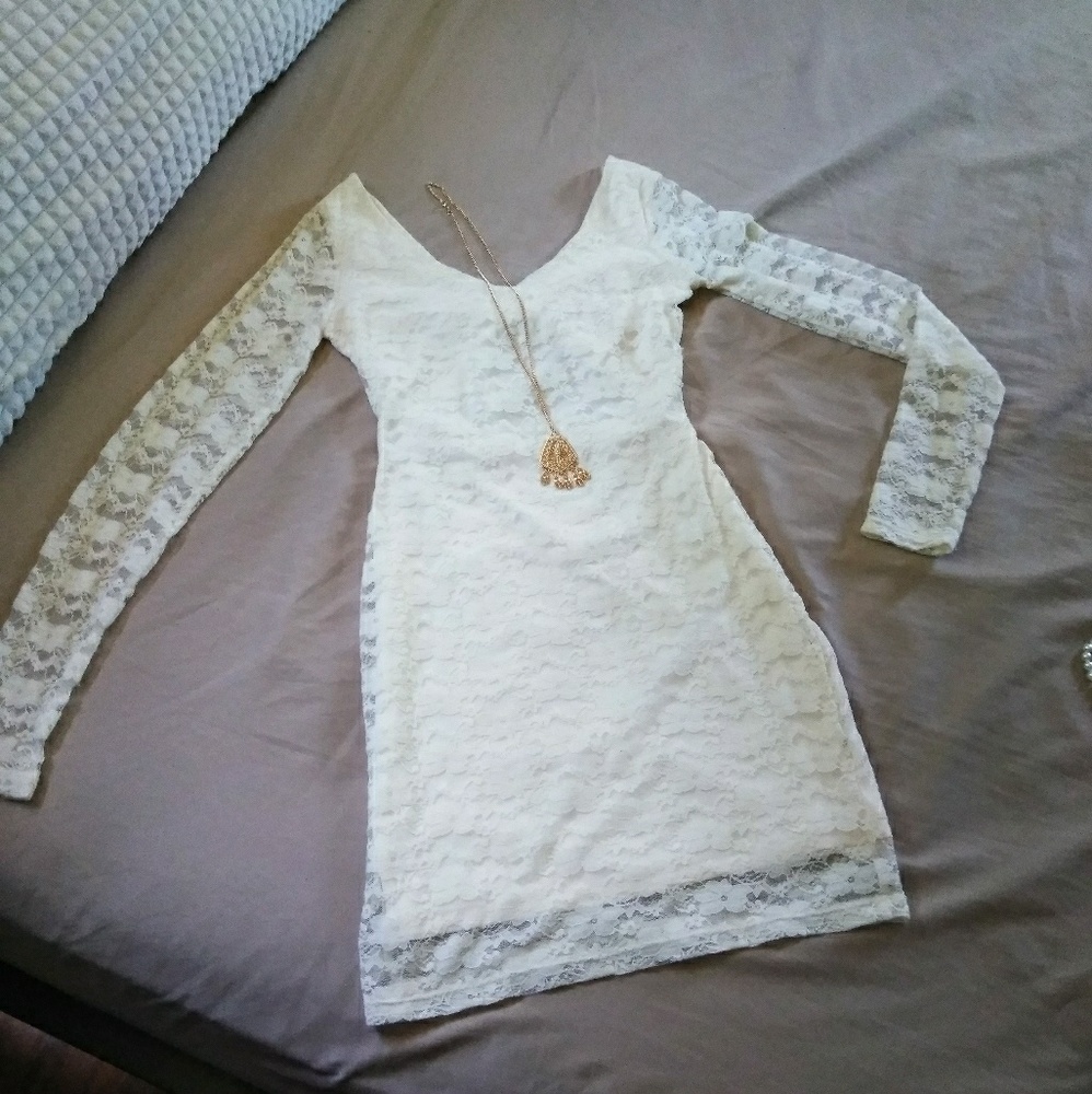 Short long sleeve dress